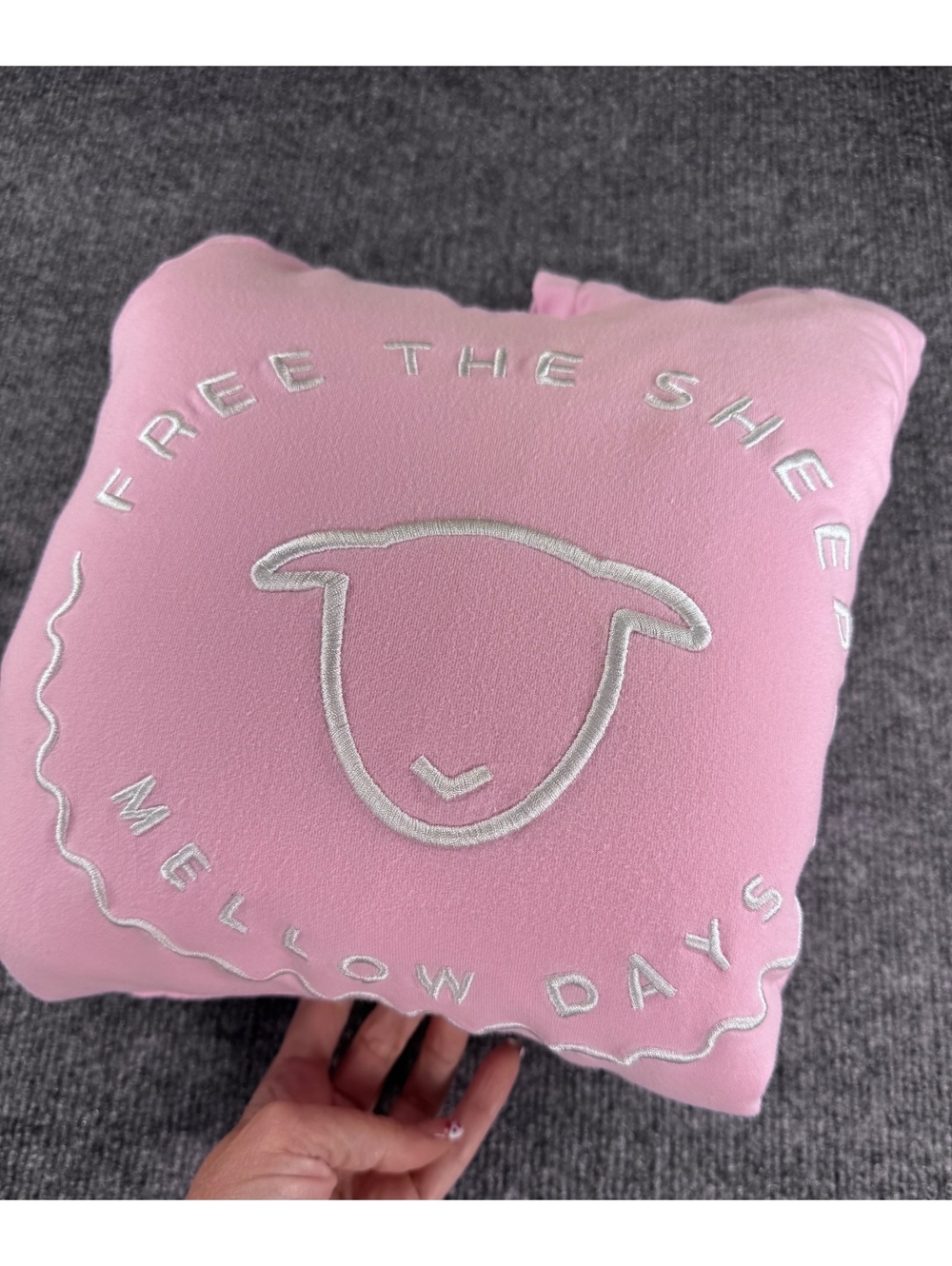 Luxury Free The Sheep Pink Hoodie Mellow Days XS Cozy Comfort Casual
